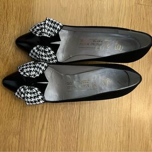 Vintage Bruno Magli Women's Black Houndstooth Bow Low Pumps. Size 39